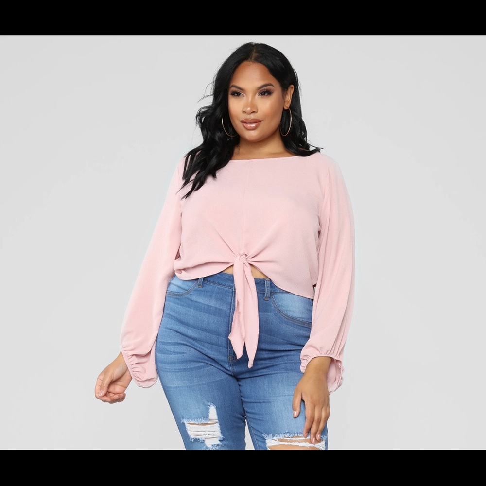 NWT 🌟 Fashion Nova, scoop neck, 3/4 sleeve, front tie design